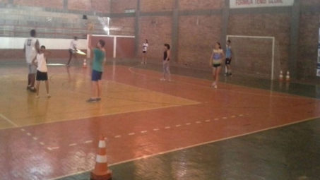 Aulas de handebol gratuitas em Formiga