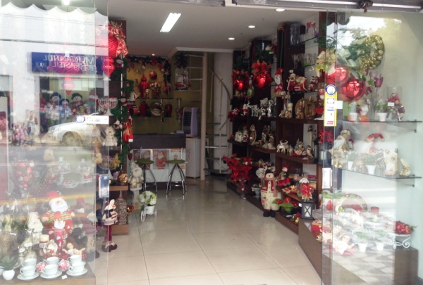 Comércio desanimado com a vendas de Natal Divinópolis