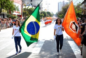 Desfile aniversário de Divinópolis