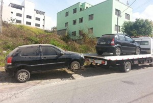 Carros foram apreendidos (Foto: Divulgação)