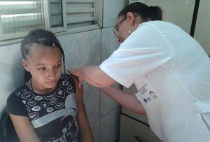 Pouco mais de 1 mil meninas foram vacinadas (Foto: Divulgação/PMD)