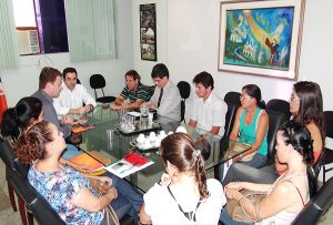 Os agentes participaram da reunião com o prefeito (Foto: Divulgação/Sintram)