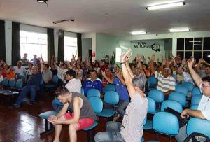 Os servidores montaram uma comissão para acompanhar as negociações (Foto: Divulgação/Sintram)