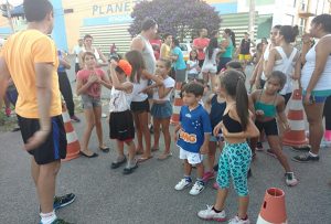 Durante o Agita Verão 2016 foi realizada uma corrida com crianças (Foto: Divulgação/PMD)