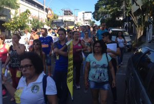Servidores fizeram caminhada da Semusa até a porta da Prefeitura 