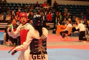 Barbara (de vermelho) durante a competição (Foto: Arquivo Pessoal)