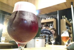 O chope de vinho é servido na Hicks (Foto: Divulgação)