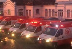 As ambulâncias ficarão guardadas em Divinópolis até o funcionamento (Foto: Amanda Quintiliano)