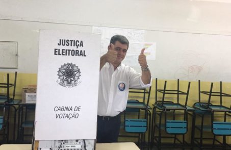 candidato a prefeito marquinho clementino vota