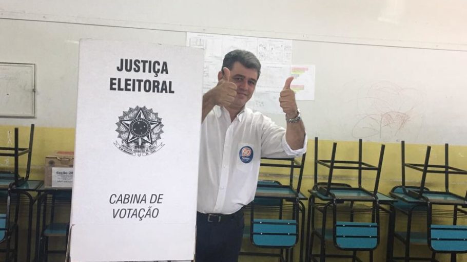 candidato a prefeito marquinho clementino vota