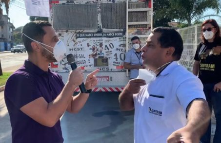 Gleidson Azevedo e servidor municipal discutem