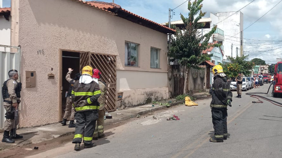 Homem Mantém Mãe Como Refém E Ameaça A Colocar Fogo Portal Gerais