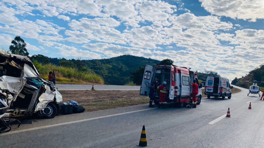 acidente a br 262 em pará de minas com estudantes da ufsj