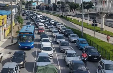 carros na rua