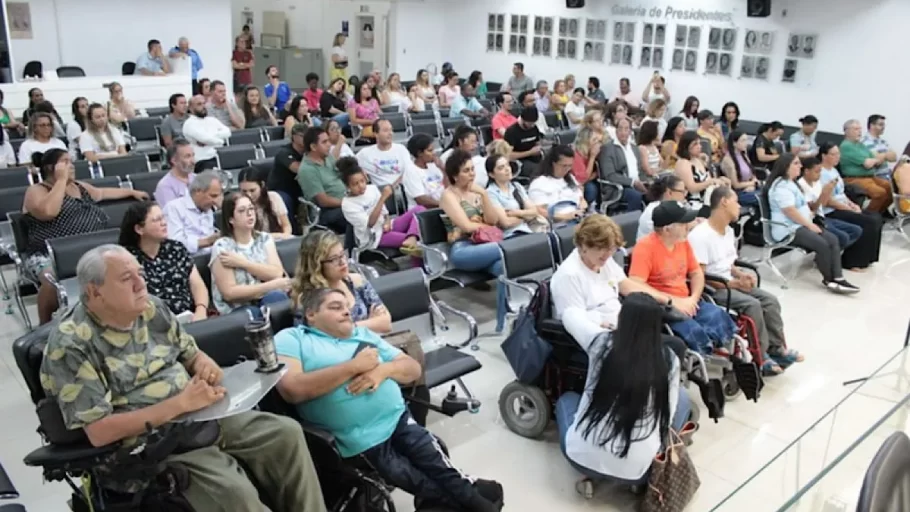 Câmara de Divinópolis evidencia Dia Nacional da Luta da Pessoa com Deficiência