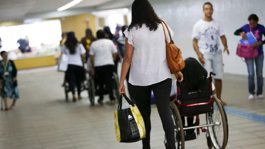 mercado de trabalho pessoas com deficiência