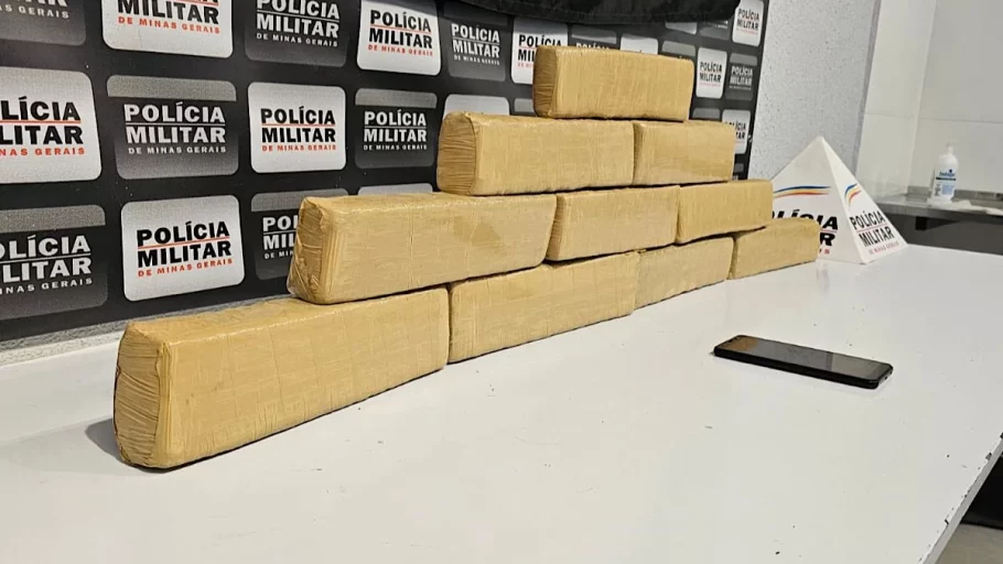 Polícia Militar prende carregamento de drogas sentindo Itaúna