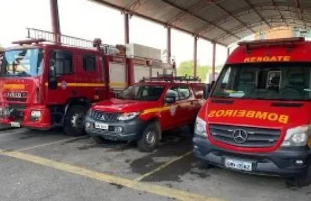 Caminhão pega fogo em Divinópolis