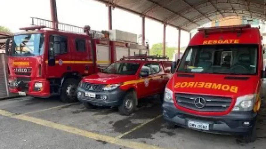 Edifício comercial pega fogo em Divinópolis (2)