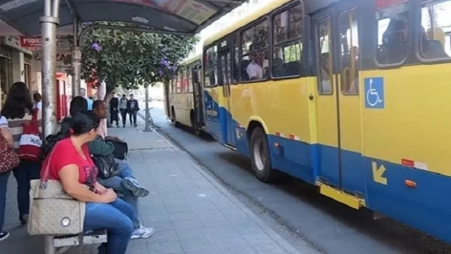 Divinópolis: Veja os horários de ônibus para domingo (6/10)