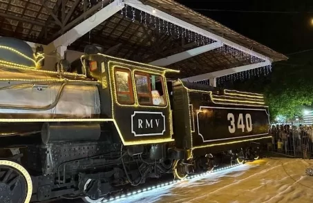 Desfile do Papai Noel em locomotiva será nesta terça em Divinópolis