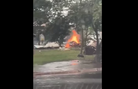 queda de avião em praça de sp