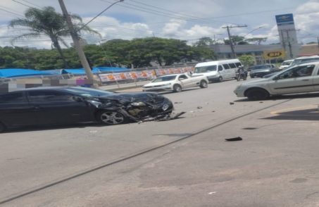 Idosa fica ferida em acidente (Foto: Rede Sociais)