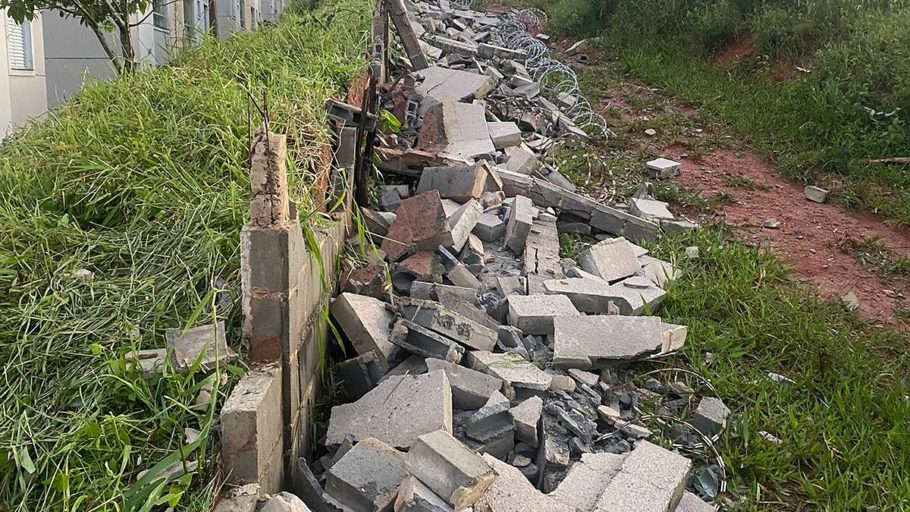 Muro pode ter caído por possíveis erros estruturais. (Foto: Divulgação Lucas Santos)