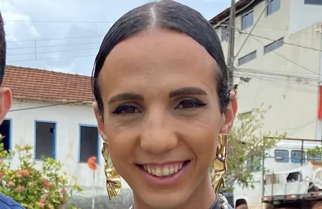 Lady Stefani é a primeira mulher trans no conselho tutelar em mg