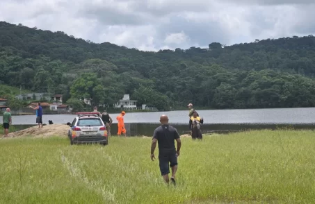 homem morre afogado na praia popular