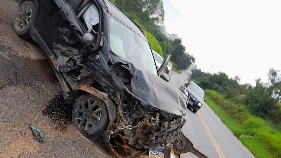 Acidente na MG-050 deixa três pessoas feridas em São Sebastião do Oeste. (FOTO: Redes Sociais)