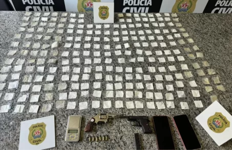 Ação Policial resulta em apreensão de drogas e armas em Formiga