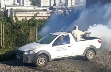 Operação de combate a dengue: veículo Fumacê atuará em mais de 440 quarteirões de Divinópolis