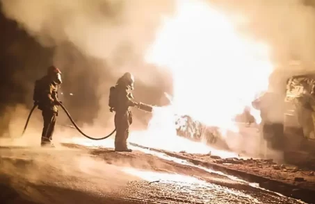 Caminhão-tanque explode e homem morre queimado em BH