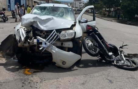 Acidente deixa um jovem ferido em Divinópolis. (FOTO: Reprodução Redes Sociais)