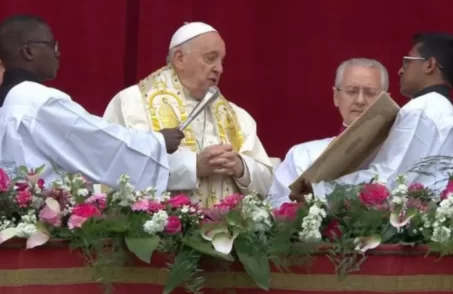 Papa Francisco clama por paz mundial em mensagem de Páscoa