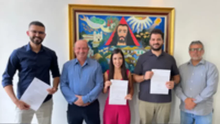Novos servidores tomam posse na Câmara Municipal de Divinópolis