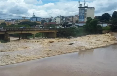 Divinópolis revogação de decreto restaura cadeiras de entidades após ação da OAB