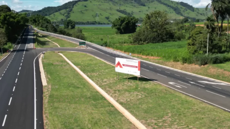 Inaugurado trevo secundário de acesso ao Lago de Furnas em Capitólio