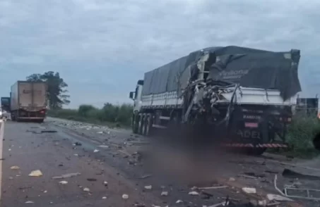 Mulher morre e três pessoas ficam feridas em acidente na BR-262.(FOTO: Divulgação Policia Militar Rodoviária