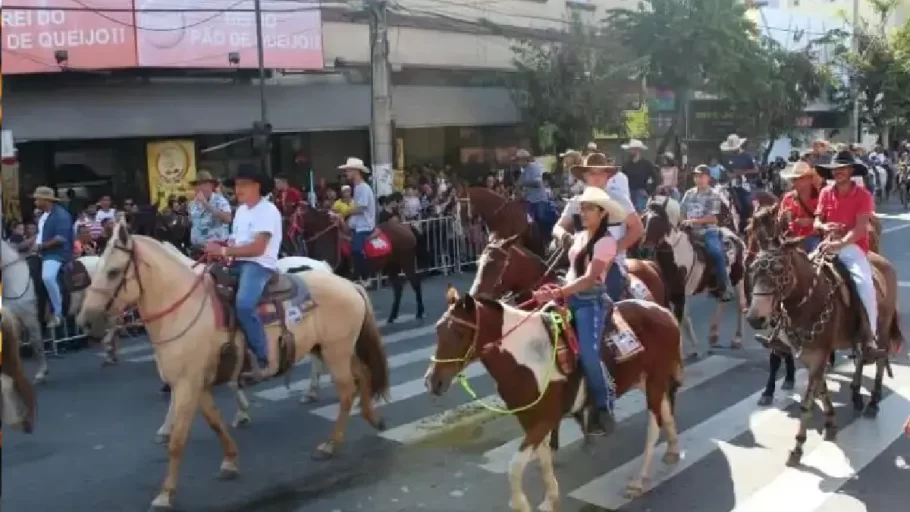 cavalgada 1 de junho em divinópolis