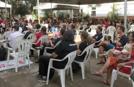 Professores da UEMG decidem pela continuidade da greve