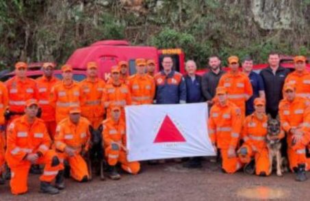 Bombeiros de Minas Gerais realiza mais de 1300 salvamentos no Rio Grande do Sul. (FOTO: Divulgação Corpo de Bombeiros)