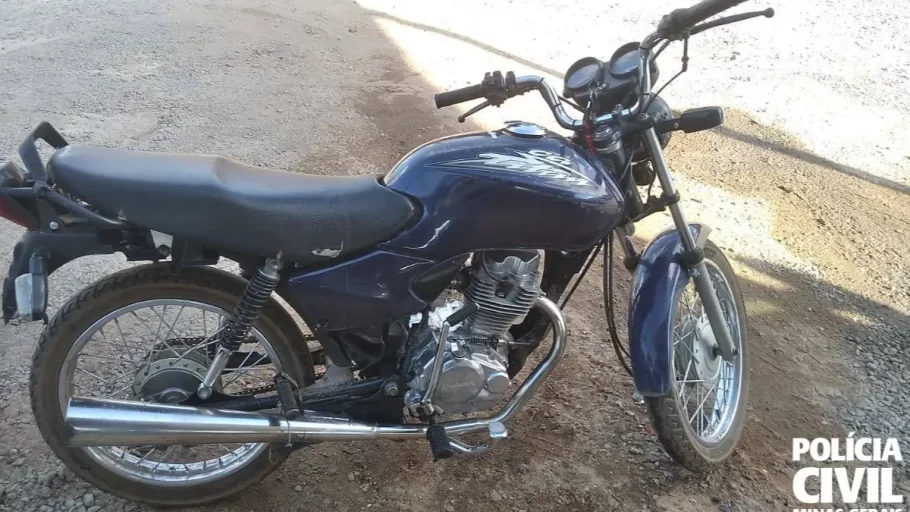 PC prende suspeito por manobra perigosa e moto sem placa em Itaúna