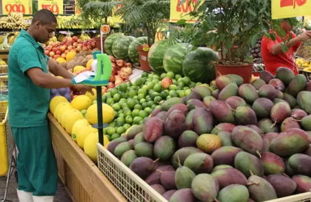 Funcionamento do comércio em Divinópolis nos feriados depende de autorização sindical