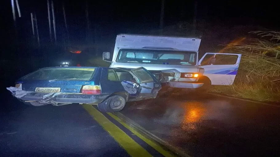 Três pessoas morrem em batida na MG-260 em Itapecerica–MG (FOTO: Reprodução Redes Sociais)