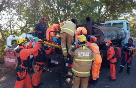 Trabalhador fica preso em máquina de asfalto em Lagoa da Prata