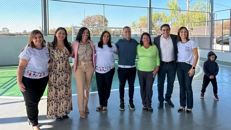 CMEI em Divinópolis inaugura quadra esportiva com emenda do Deputado Domingos Sávio