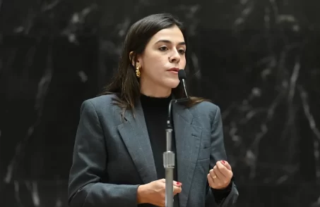 Deputada Lohanna critica programa religioso na Rede Minas