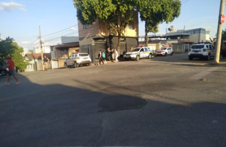 A Vítima  foi atingida por tiros enquanto cortava o cabelo. (FOTO: Reprodução Redes Sociais)